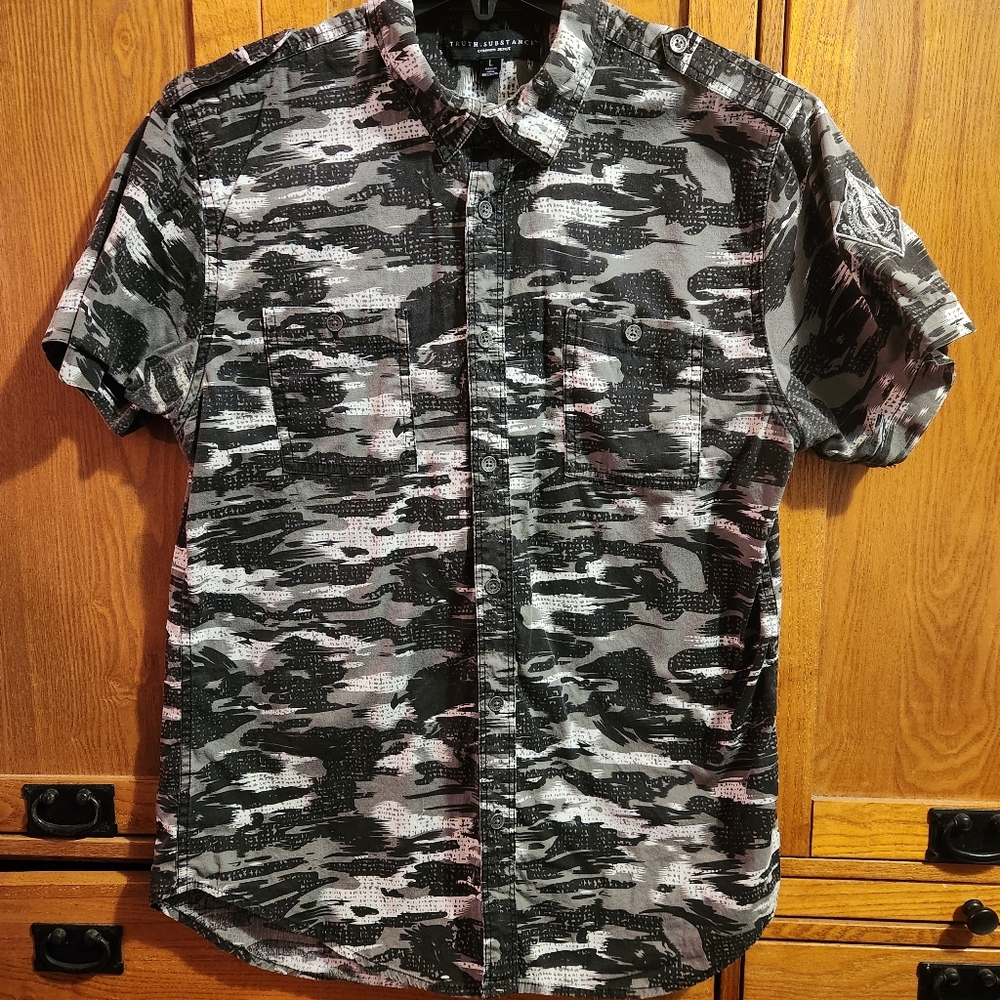Truth Substance Common Sense Men's Black & Gray Camo Short Sleeve Shirt Large
